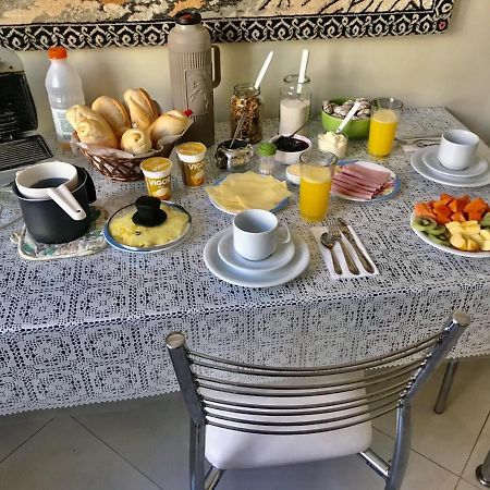 Homestay 2 - Avenida Carlos Gomes Porto Alegre Bagian luar foto
