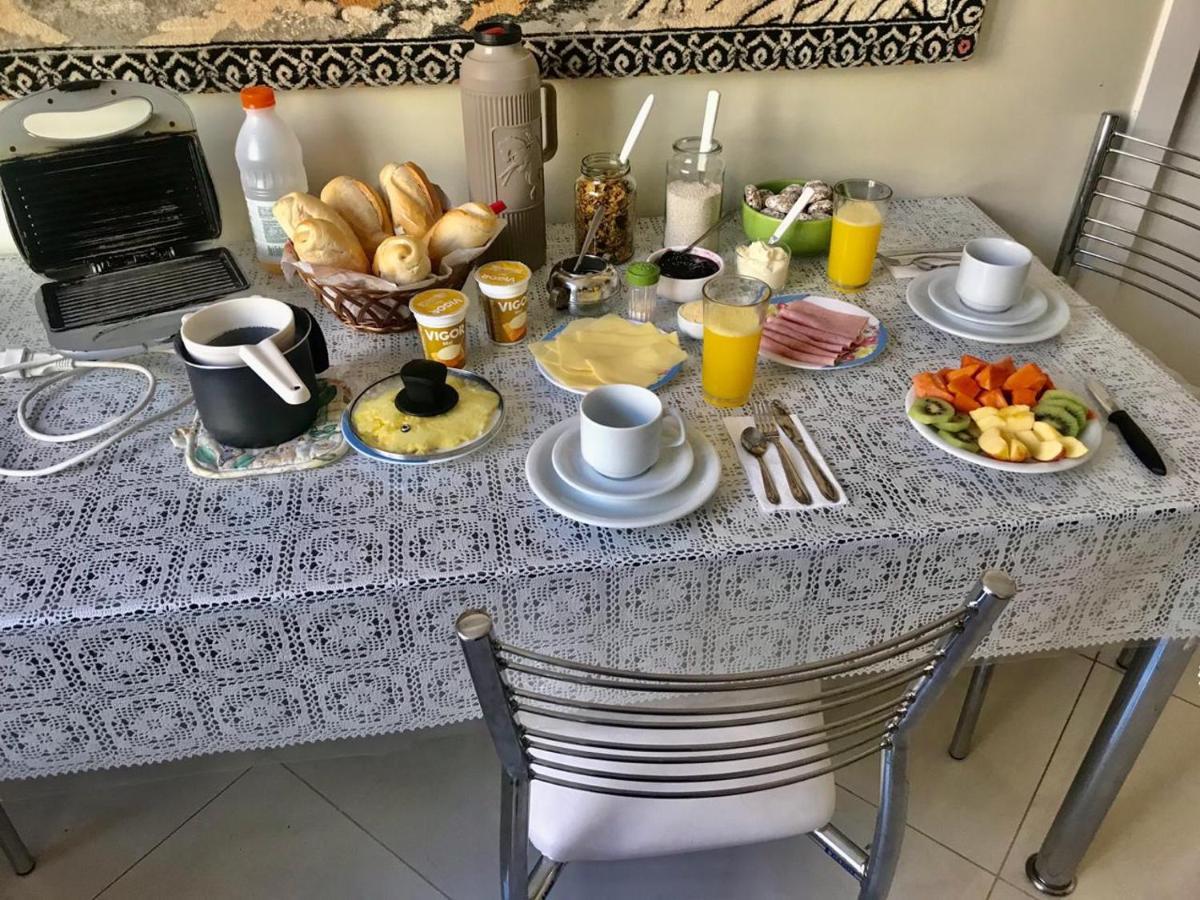 Homestay 2 - Avenida Carlos Gomes Porto Alegre Bagian luar foto